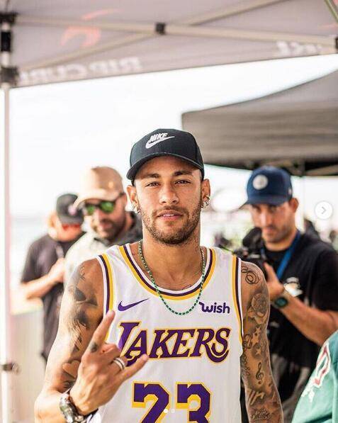 把目光投向 把目光投向